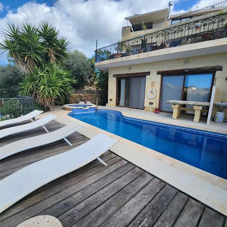 Gozo Pool And Views, Sleeps 4 With Private Bathroom Ghajn il-Kbira (Gozo) Экстерьер фото